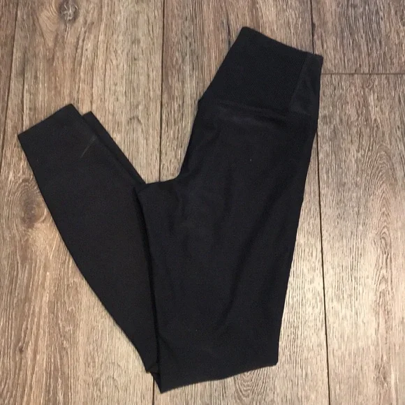 Nike Black High-Waist Leggings - Picture 1 of 8